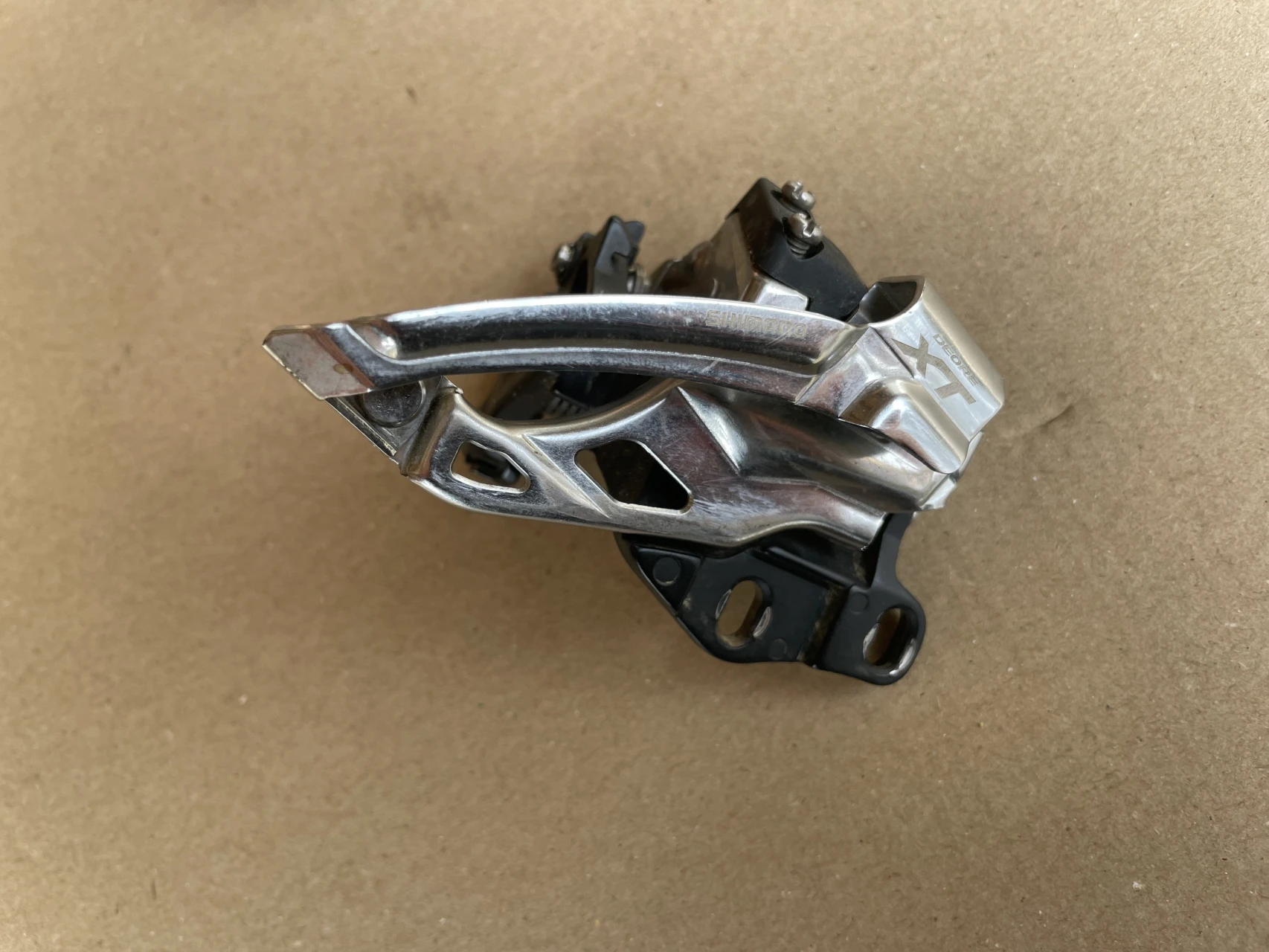 3. Schimbator fata XT M785 E-type