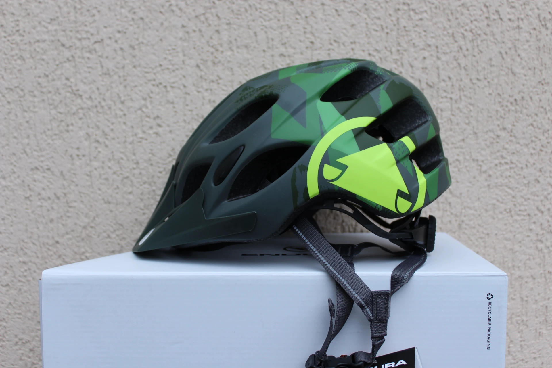 1. Endura Hummvee ML(55-59cm) khaki
