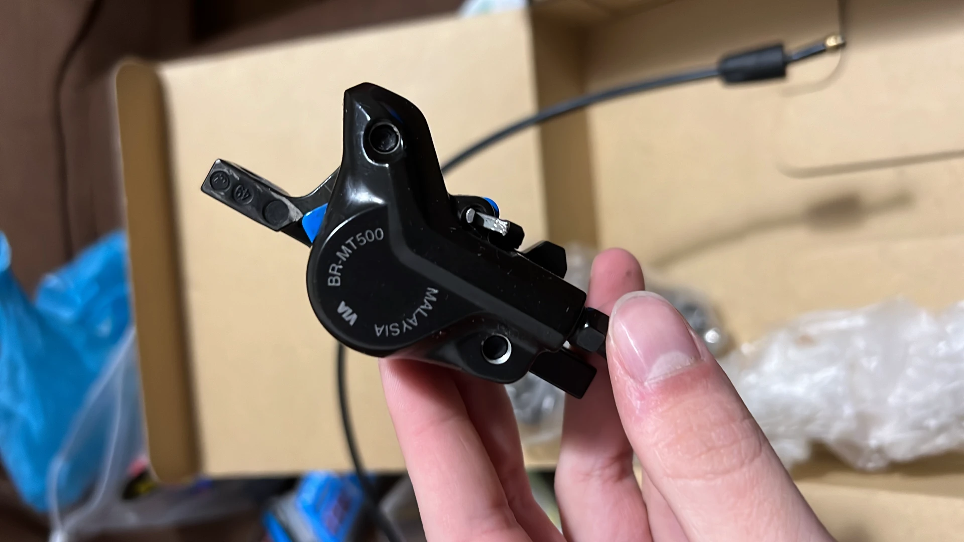 4. Vând etrier shimano mt501