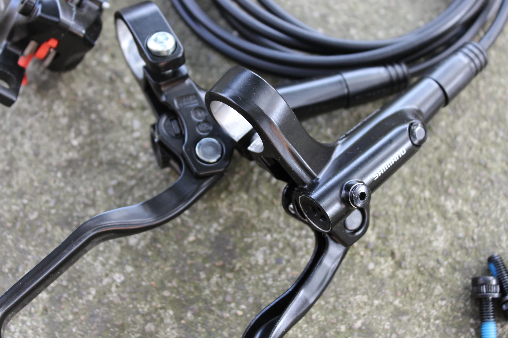 5. Shimano MT200 set complet frane disc bicicleta
