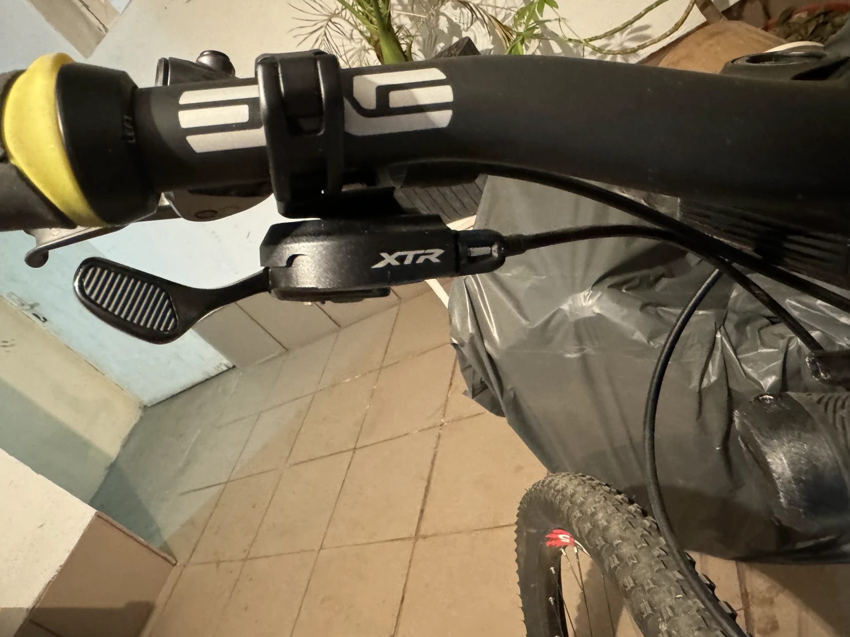 4. Schimbator Shimano XTR I-SPEC EV 2x12-speed