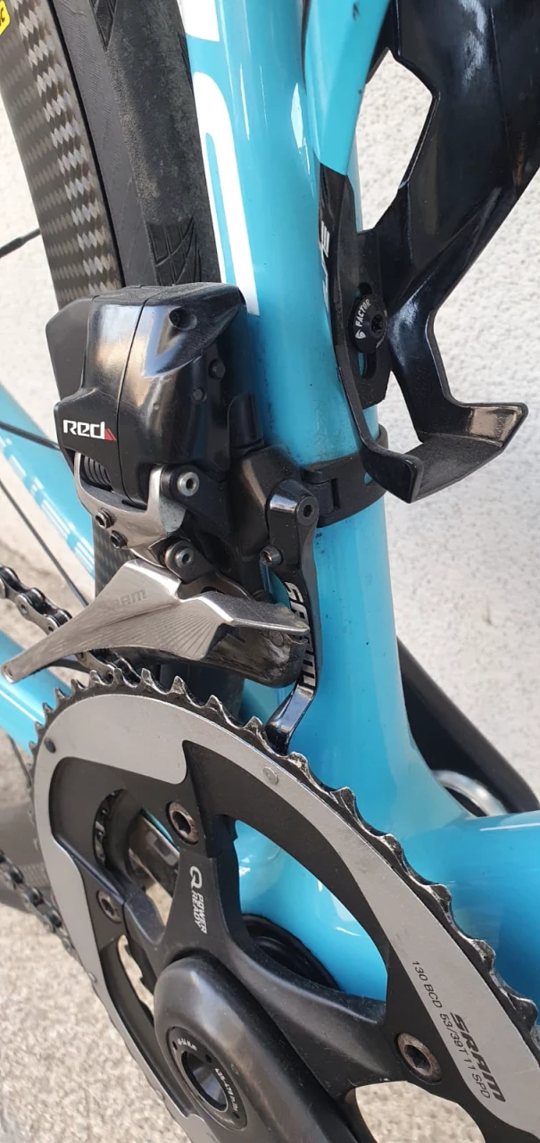 7. Focus Izalco Max Ag2r SRAM RED eTap