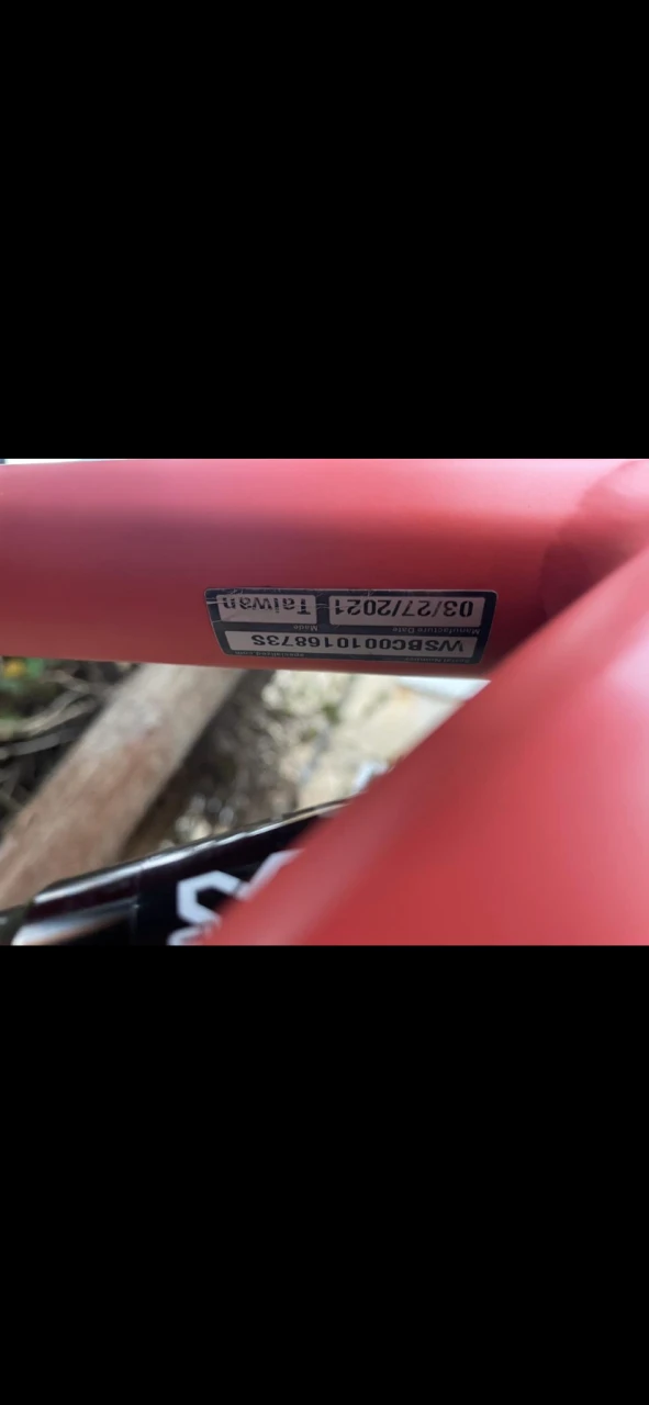 1. Bicicleta specialized stunjumper 2021