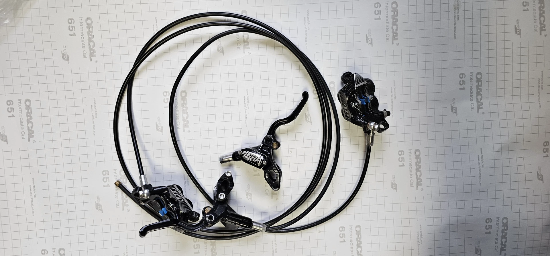 1. Set frane Hope manete Race Evo, etrieri E4 4 pistoane