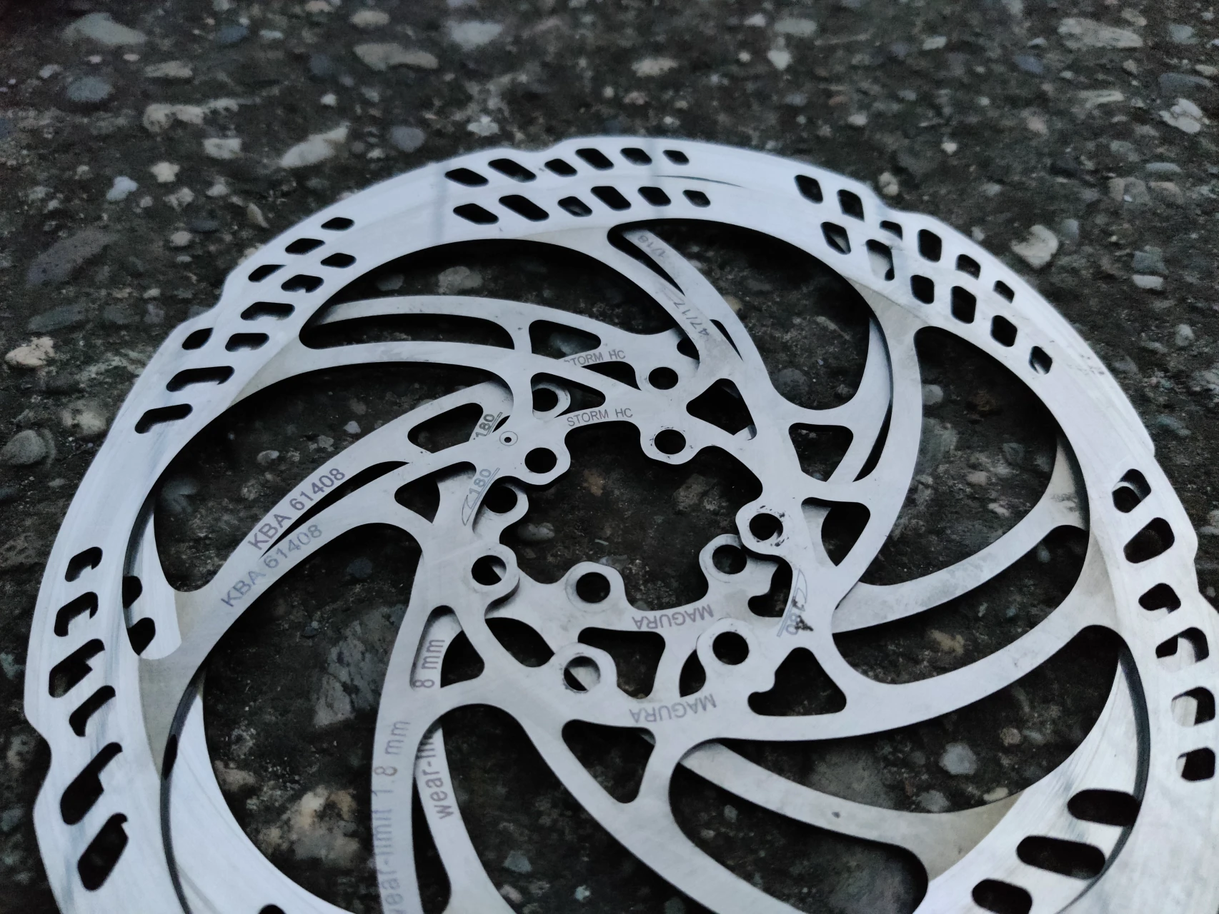 1. Set discuri / rotoare Magura Storm HC 180mm