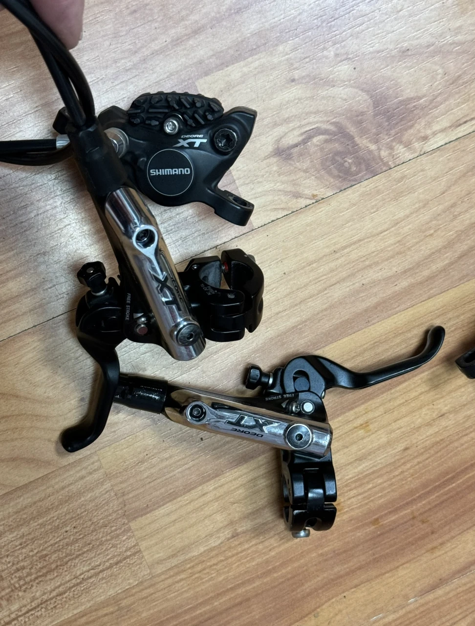 1. Set frane hidraulice Shimano M785