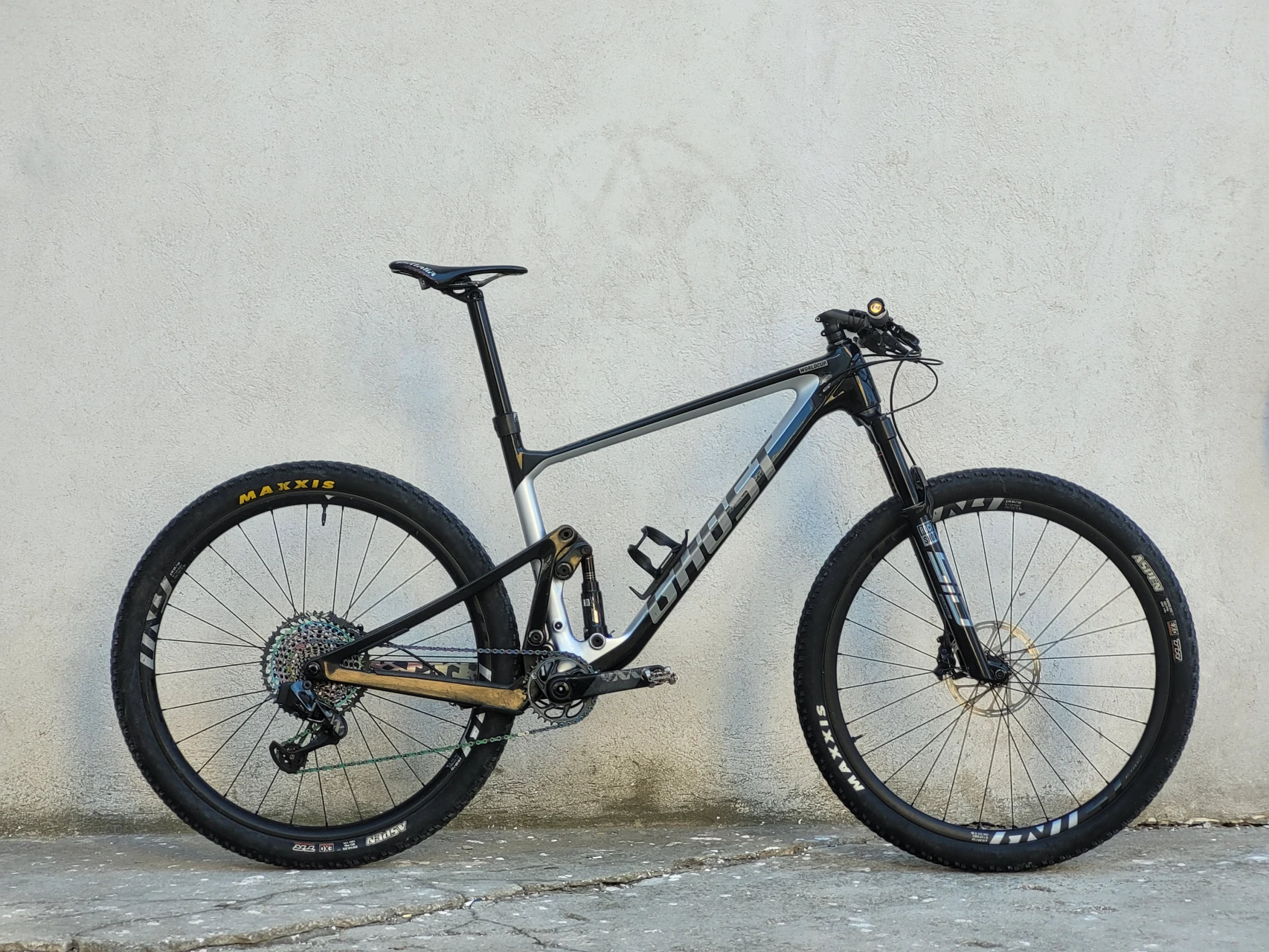 8. Ghost lector fs world cup (Nu scott,merida,cube,canyon,orbea,specialized)