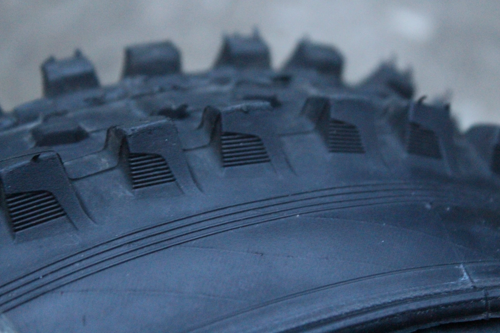 4. E-Thirteen LG1 EN TRS+ 29x2.35 Tubeless + camera noua