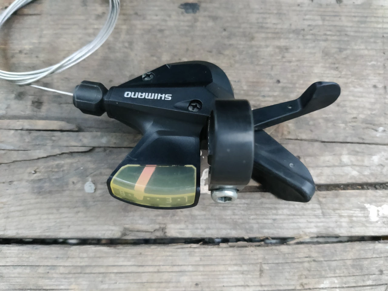 2. Maneta shimbator / shifter spate Shimano Acera 8v.