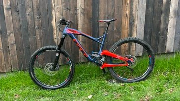 2. Vând bicicletă enduro GT FORCE EXPERT, măsura L, carbon, 27.5 dimensiune roată,