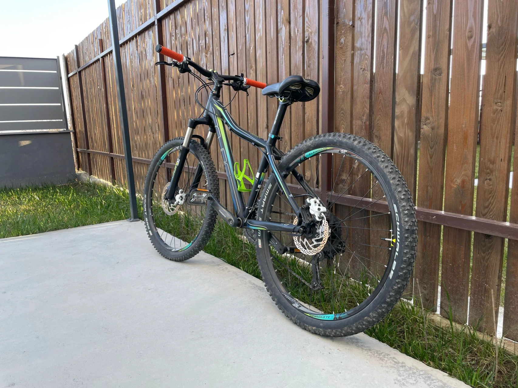 1. Bicicleta Dama CUBE ACCESS WLS Pro - 2013