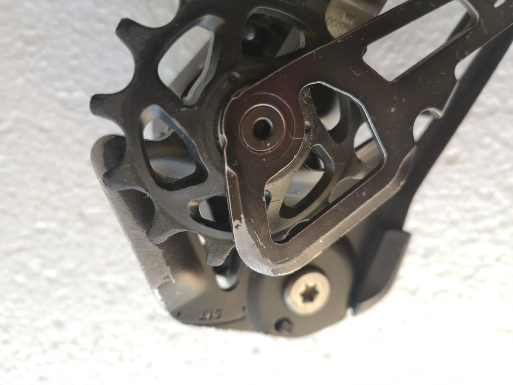 1. Schimbator pinioane shimano xt rd-m8100