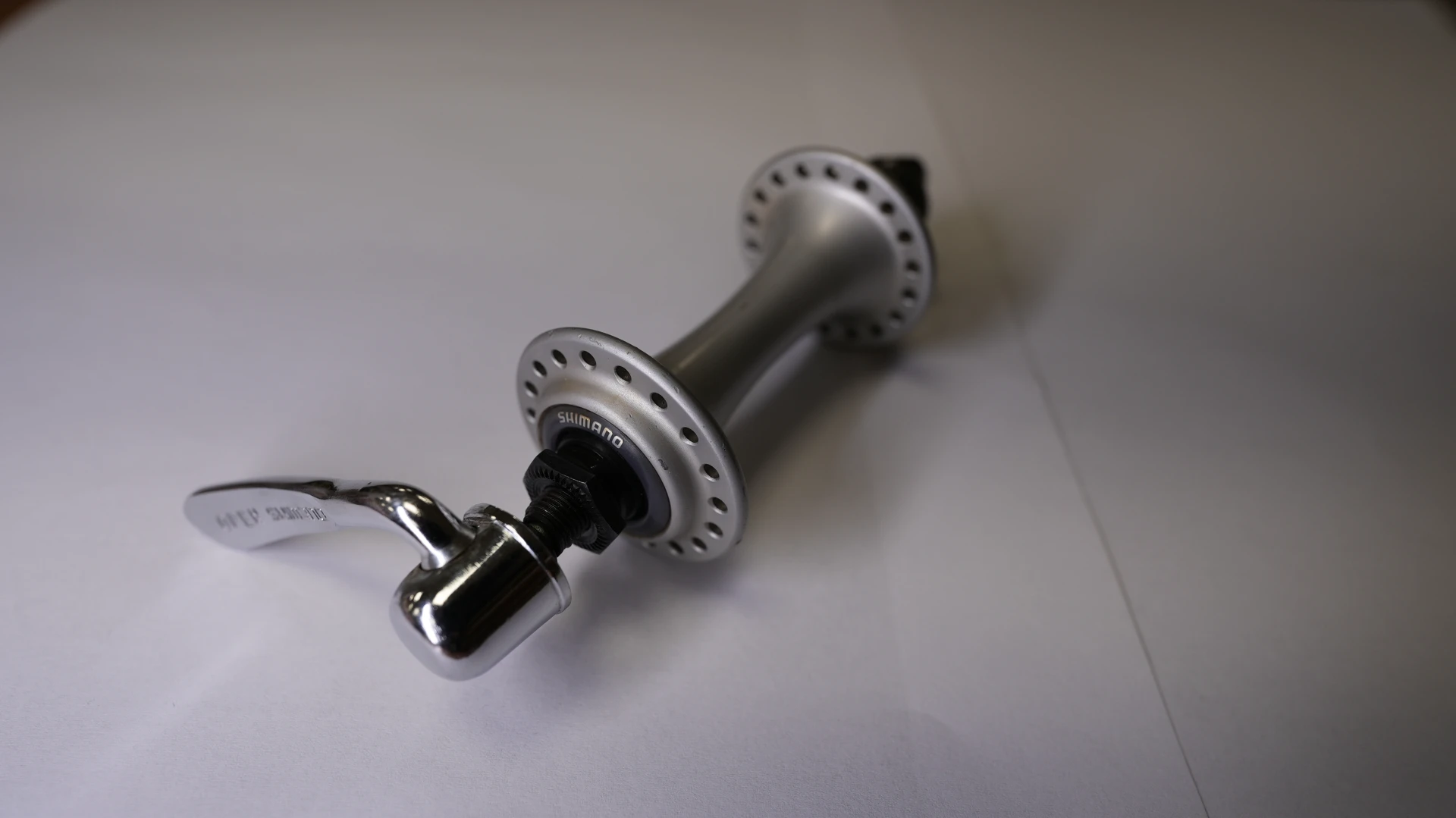 3. Butuc fata Shimano 105