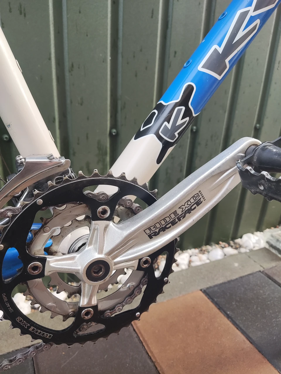 3. Kona Kula, furca Marzocchi, XT, Race Face, 19"