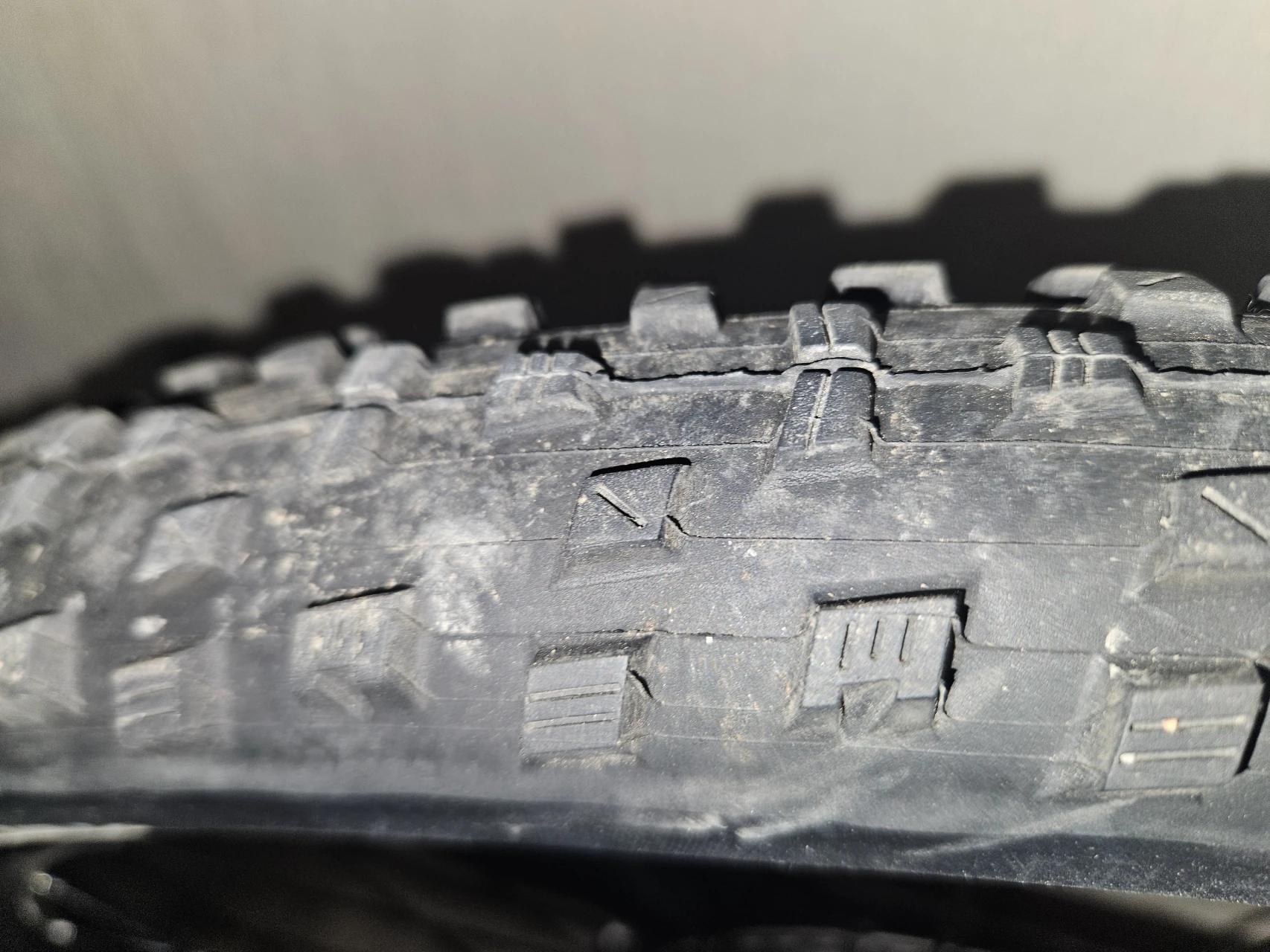 2. Maxxis Forekaster TR EXO Dual 120 | 29 x 2.35 inch
