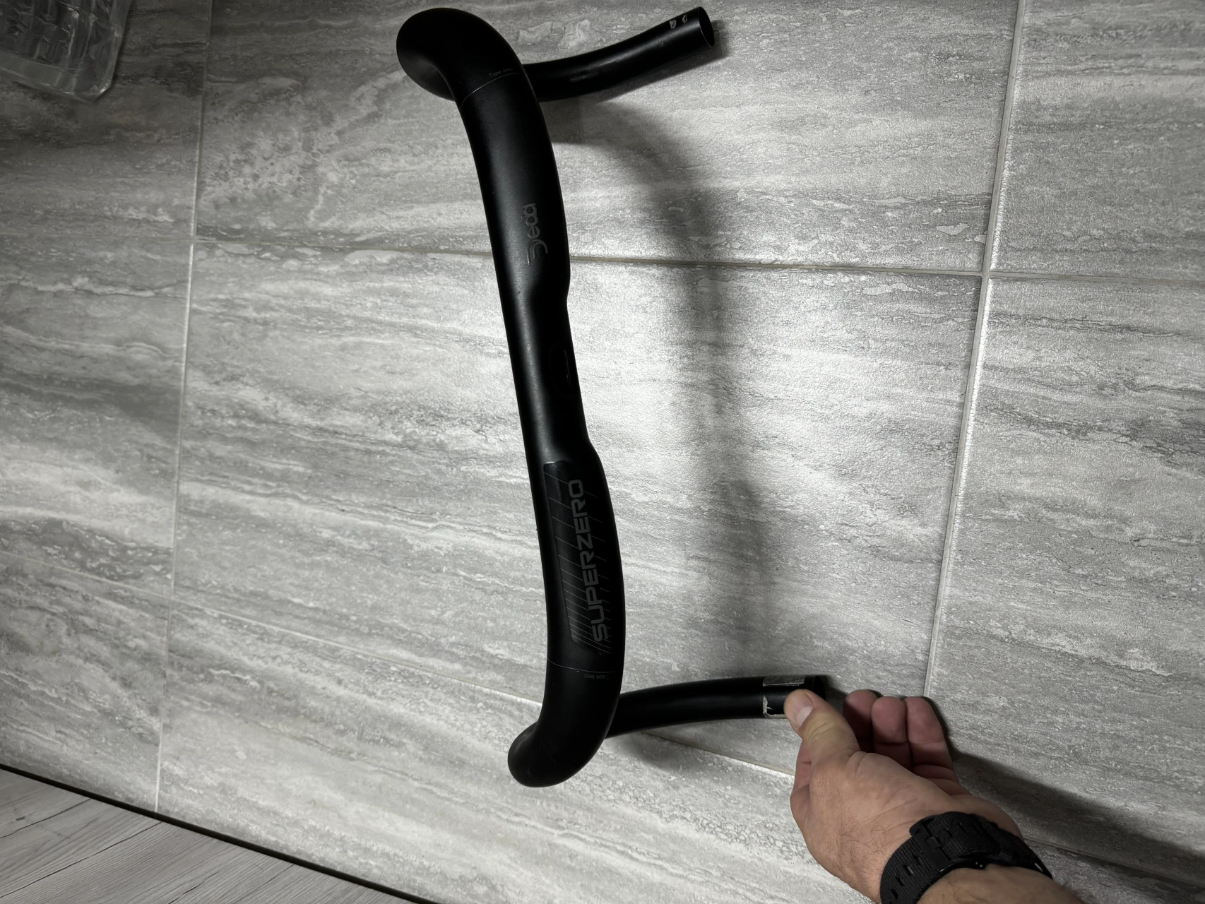 1. Vind ghidon Deda Superzero aluminiu 44 cm