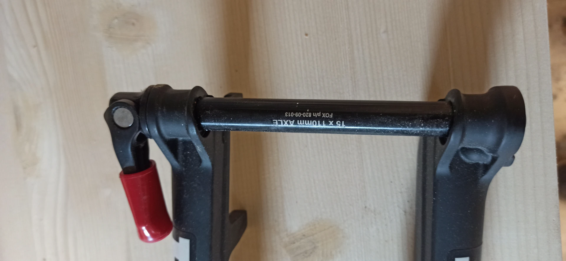 1. Furca Fox 32 performance step cast