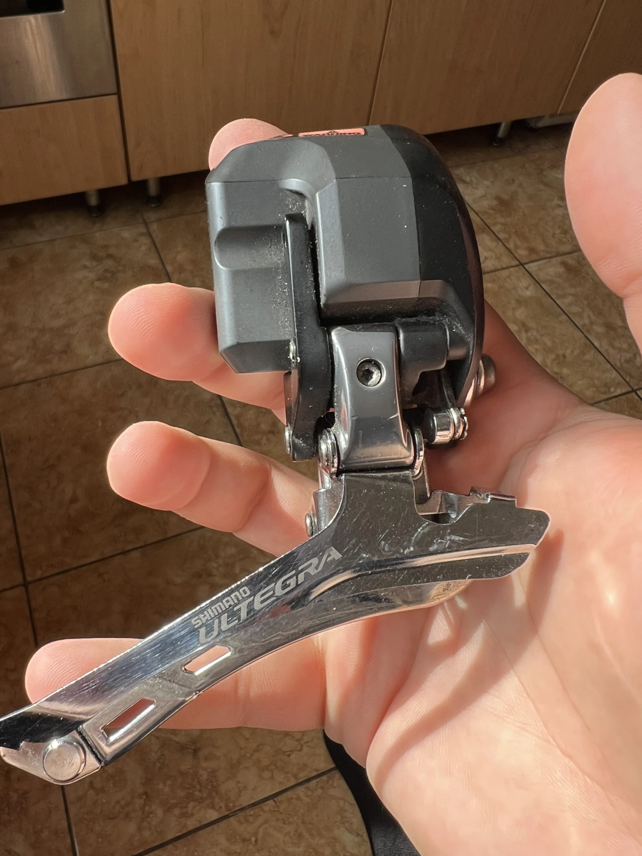 2. Schimbator fata Shimano Ultegra DI2 FD-6770
