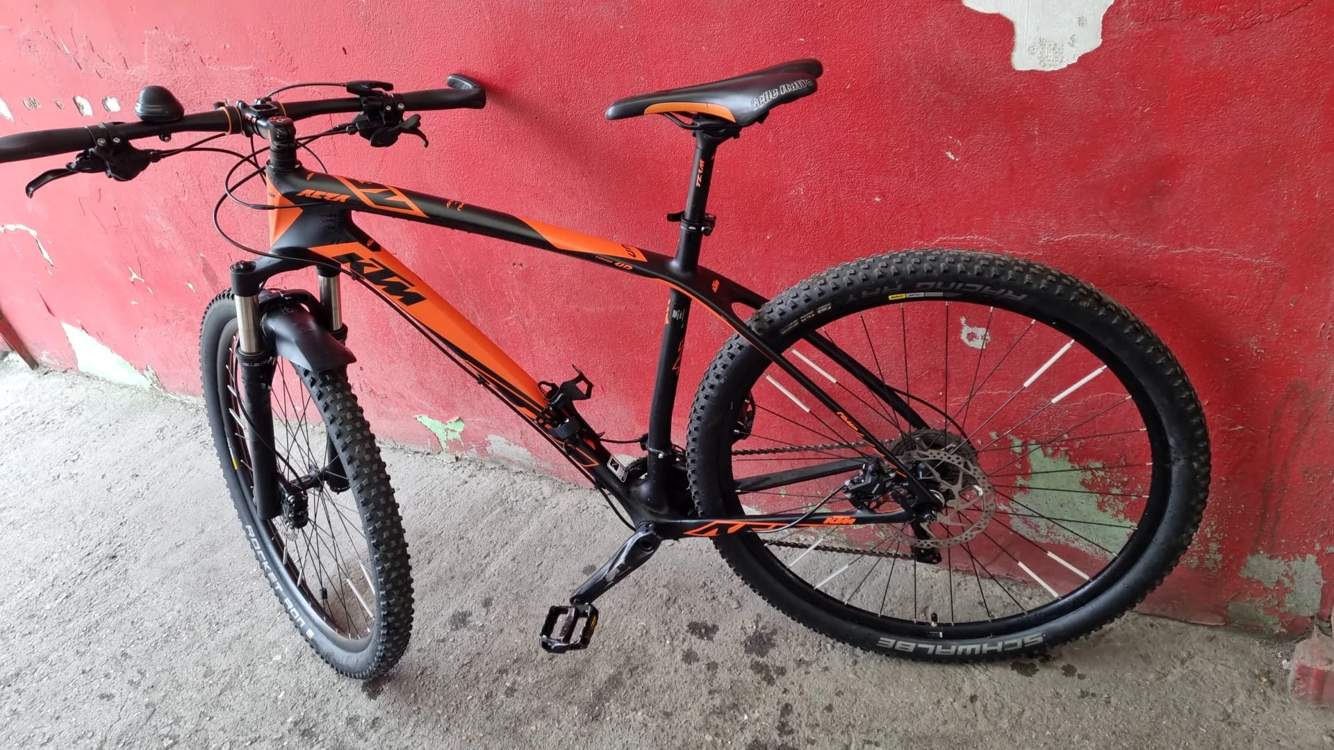 1. Ktm Carbon,pe 29",2×10viteze,impecabil
