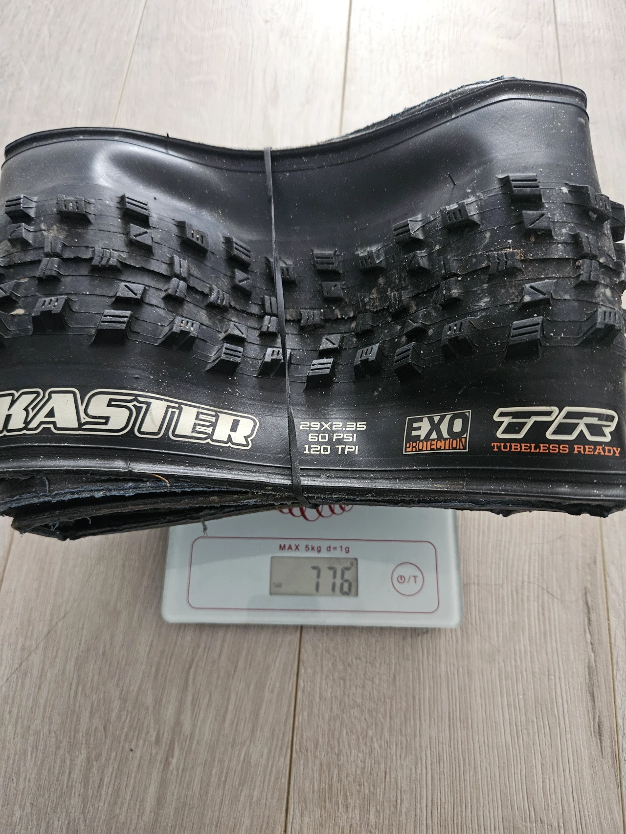 8. Maxxis Forekaster TR EXO Dual 120 | 29 x 2.35 inch