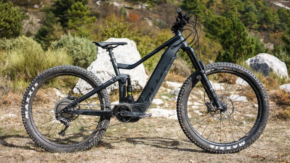 1. Scott E-Genius 710 E-Bike, motor 70nm 250W, baterie 500Wh