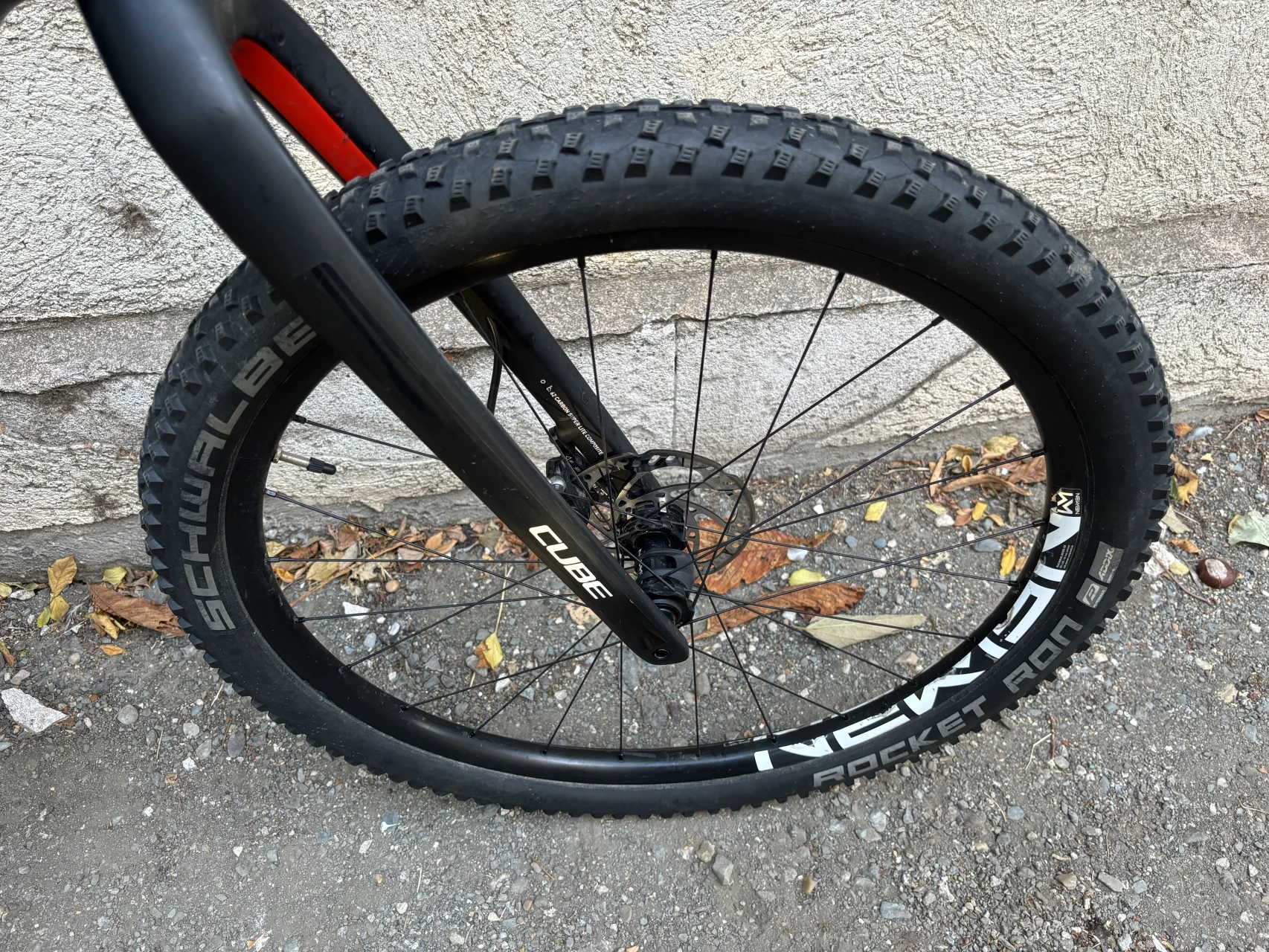 1. Vând bicicleta carbon copii