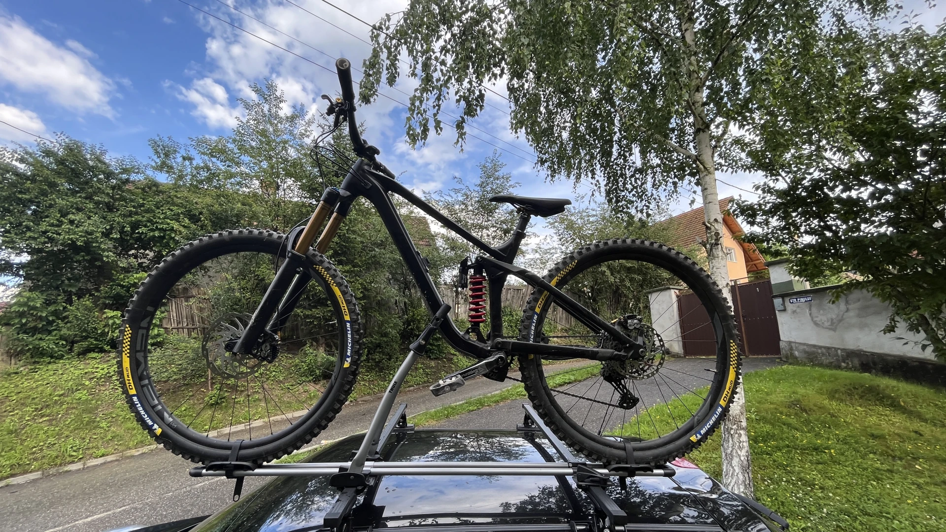 1. Vând/schimb cube stereo 170 sl