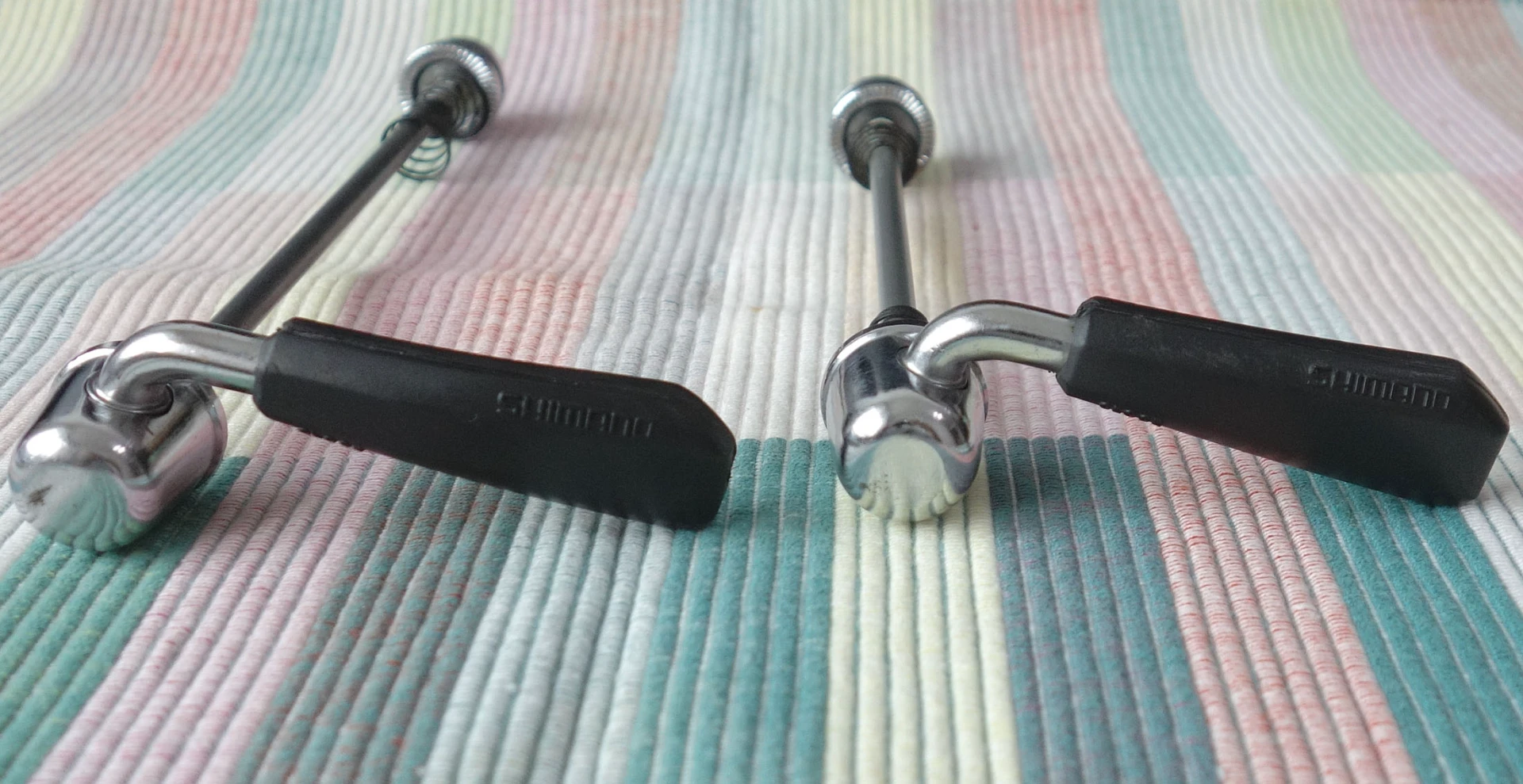 5. Vand pereche quick release Shimano Deore XT M732 100 135