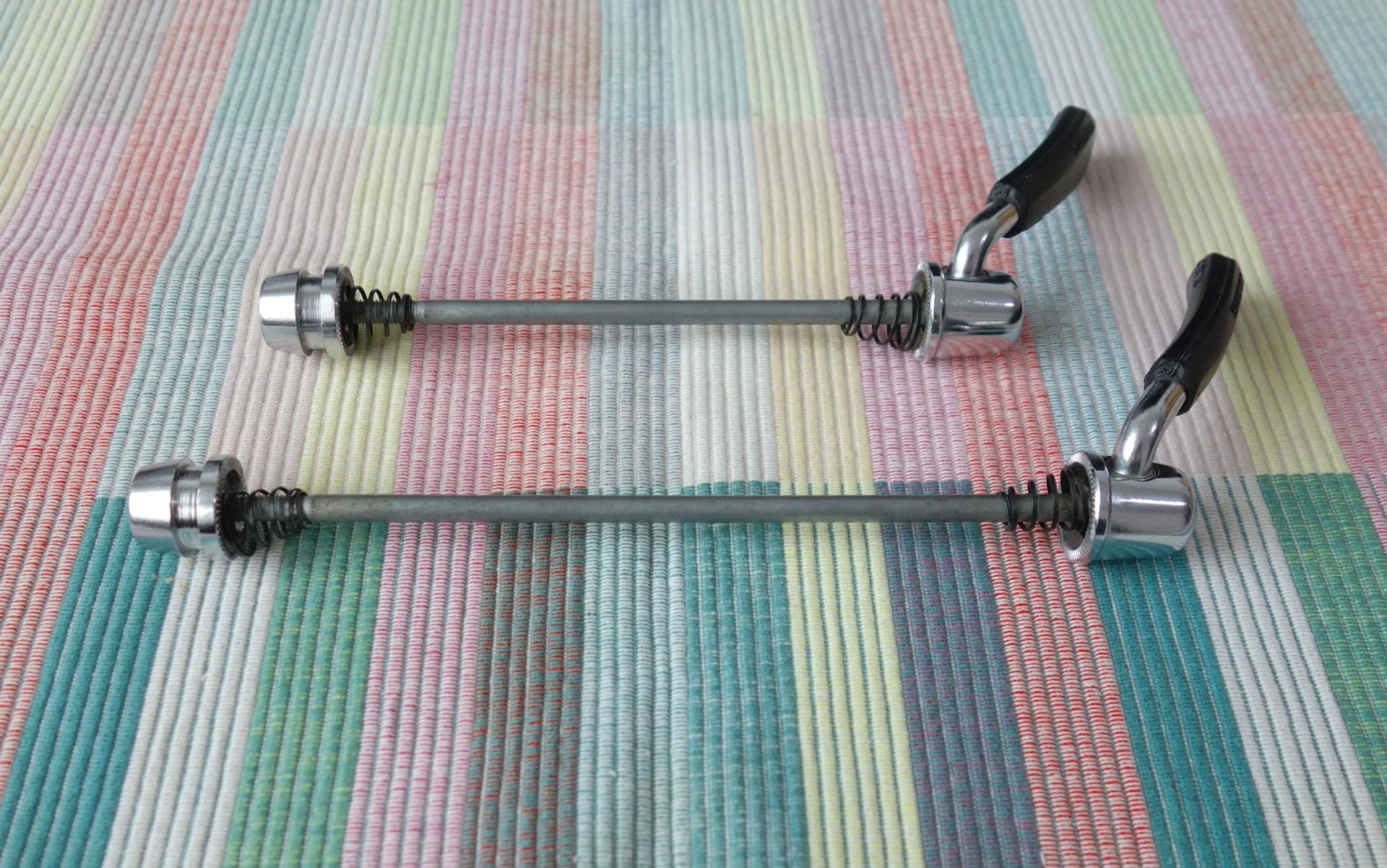 3. Vand pereche quick release Shimano Deore XT M732 100 135