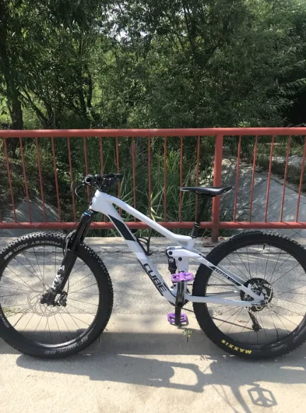 8. Cube stereo 140 hpc race carbon 2021(Enduro,Downhill,Full Suspension)