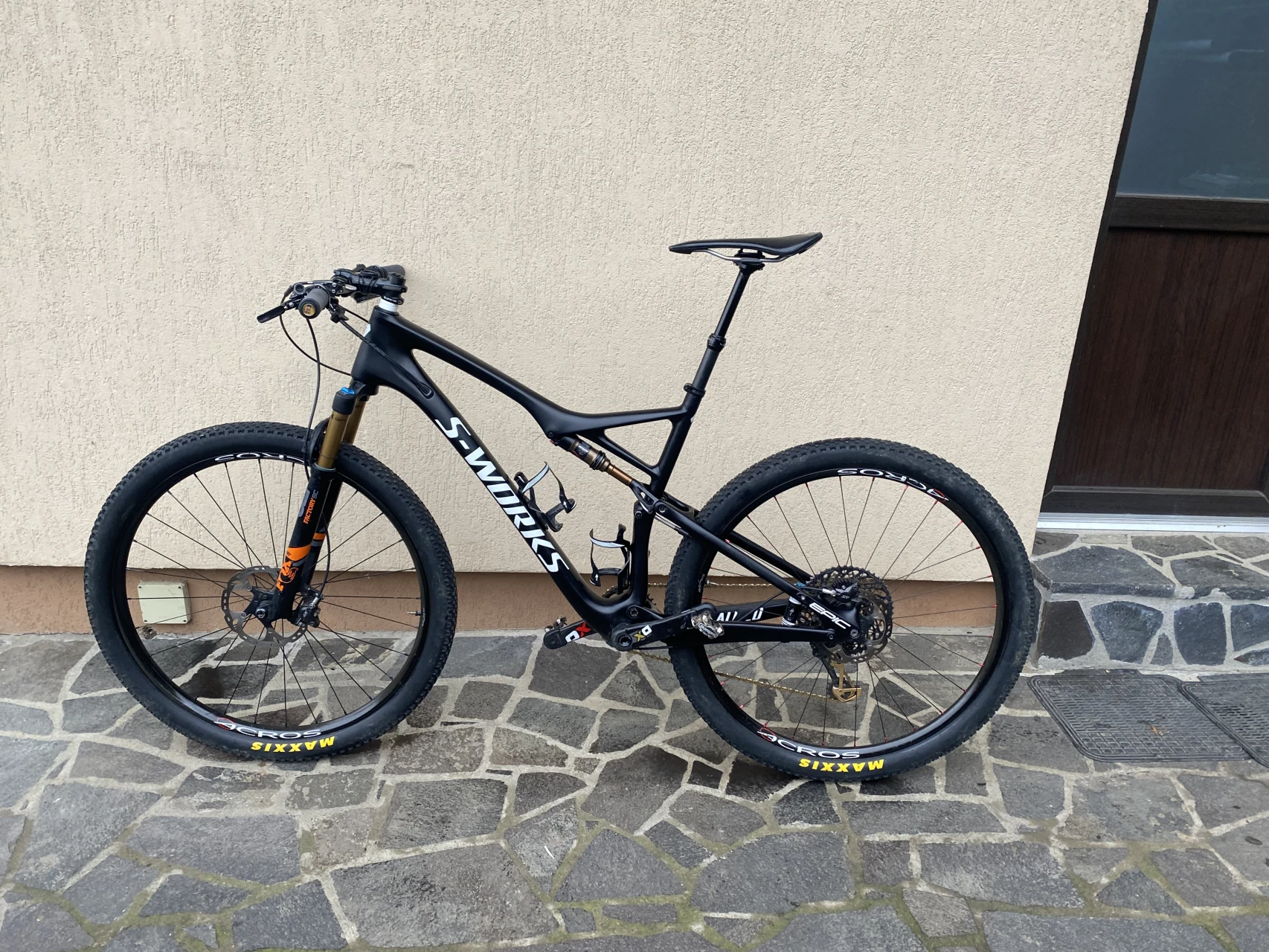 5. Bicicleta MTB S-WORKS epic, full carbon, full suspension