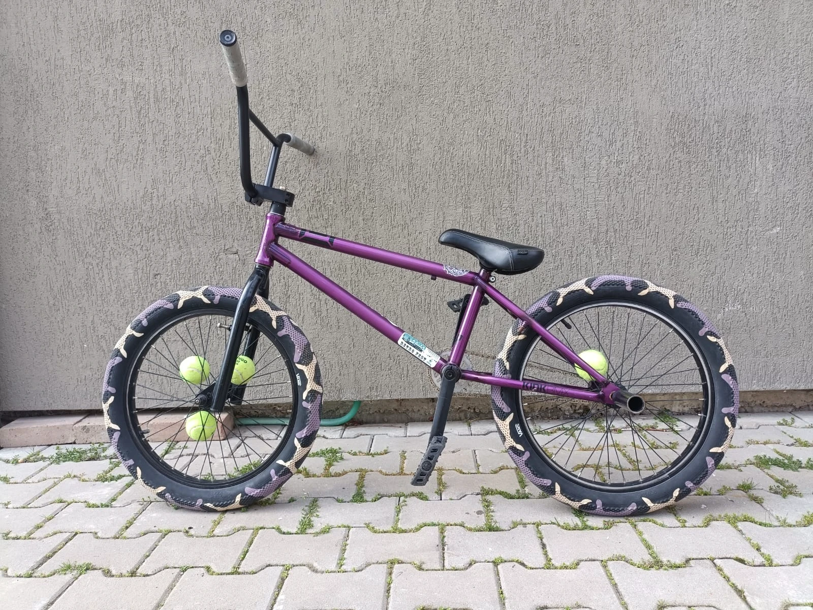 8. Vând bicicletă BMX custom