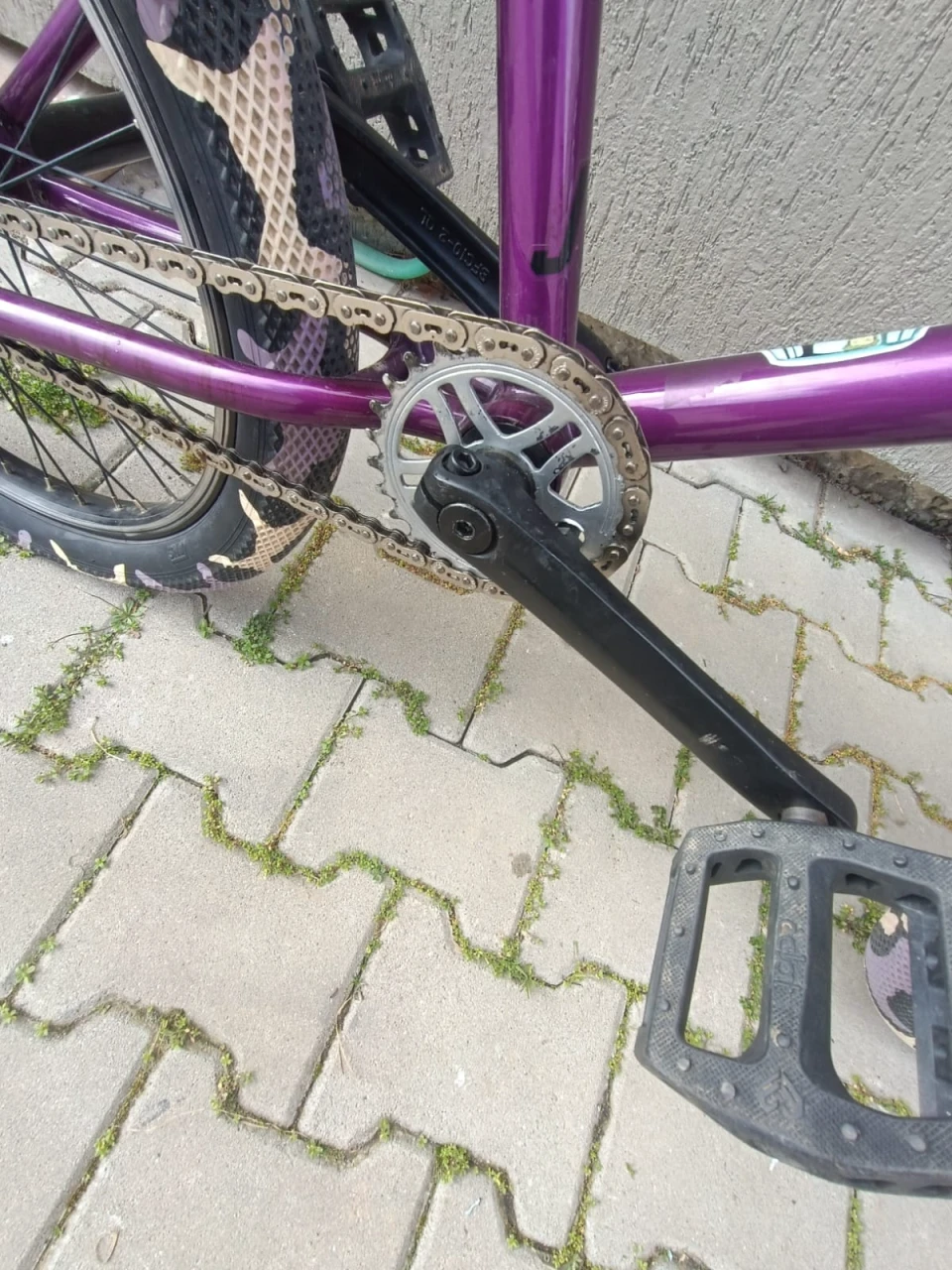 2. Vând bicicletă BMX custom