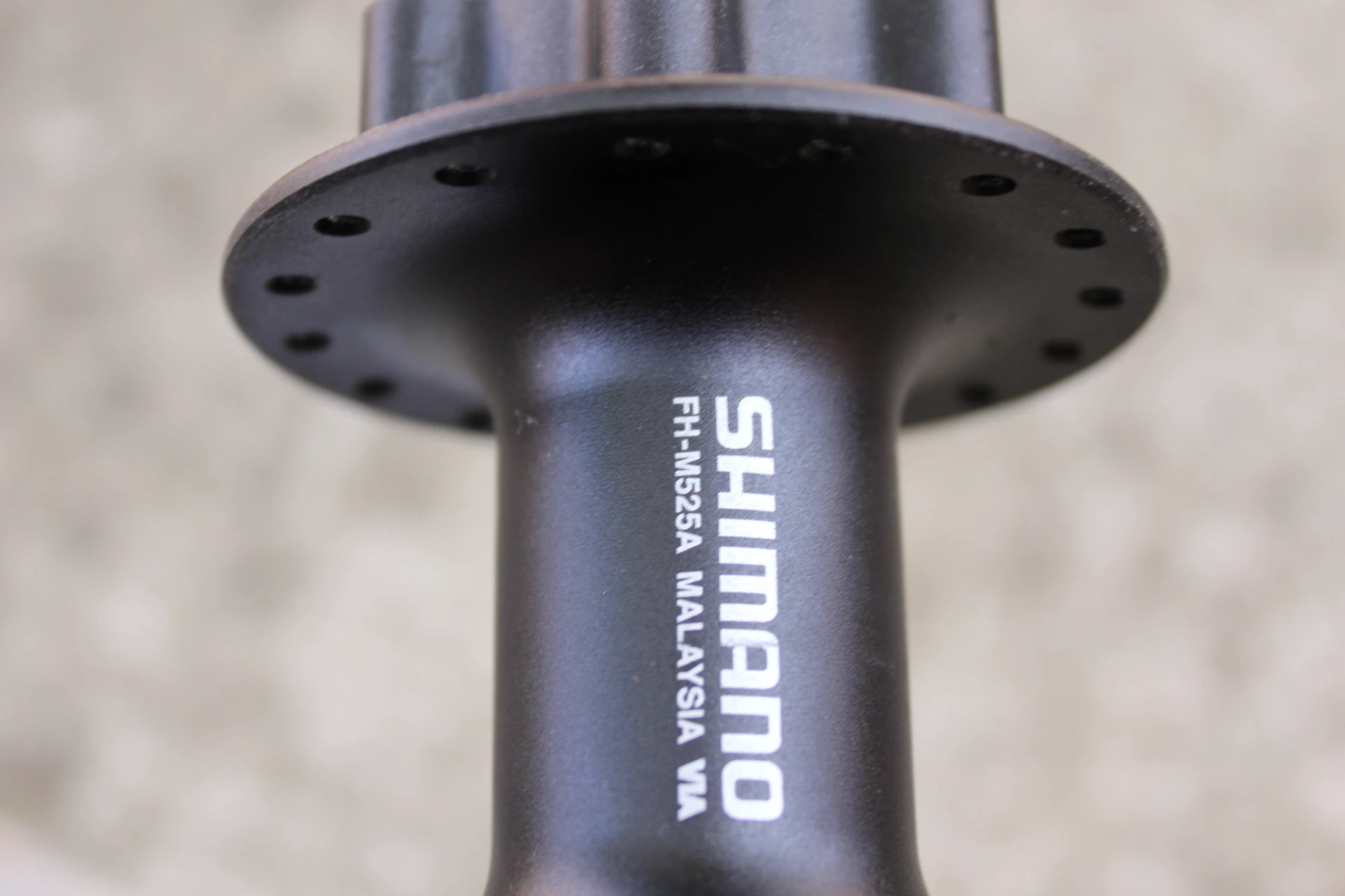5. Shimano Deore M525A Disc butuc fata + QR alu