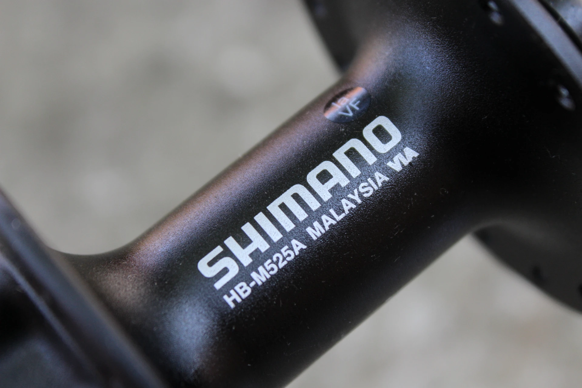 2. Shimano Deore M525A Disc butuc fata + QR alu