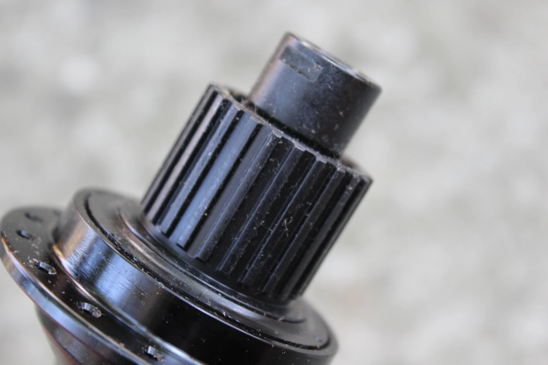 3. Shimano FH-MT510-B Center-Lock butuc spate MicroSpline 12x148mm