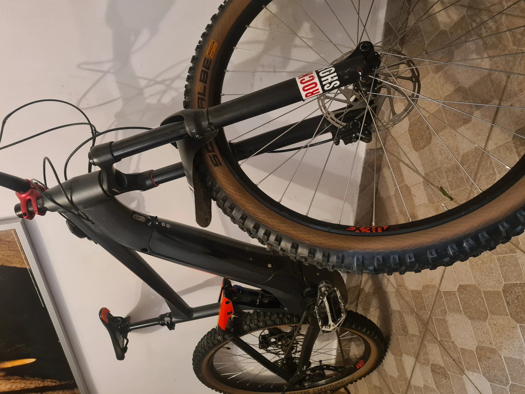 1. Cube Emtb stereo 120