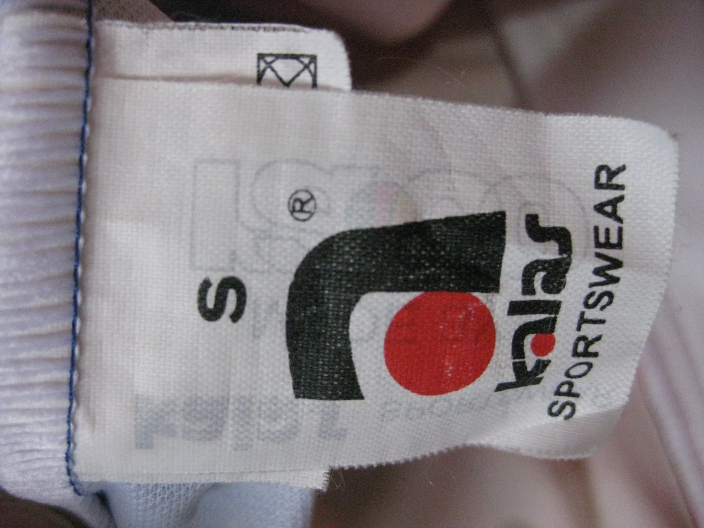 1. Bluza KALAS WINDPROOF