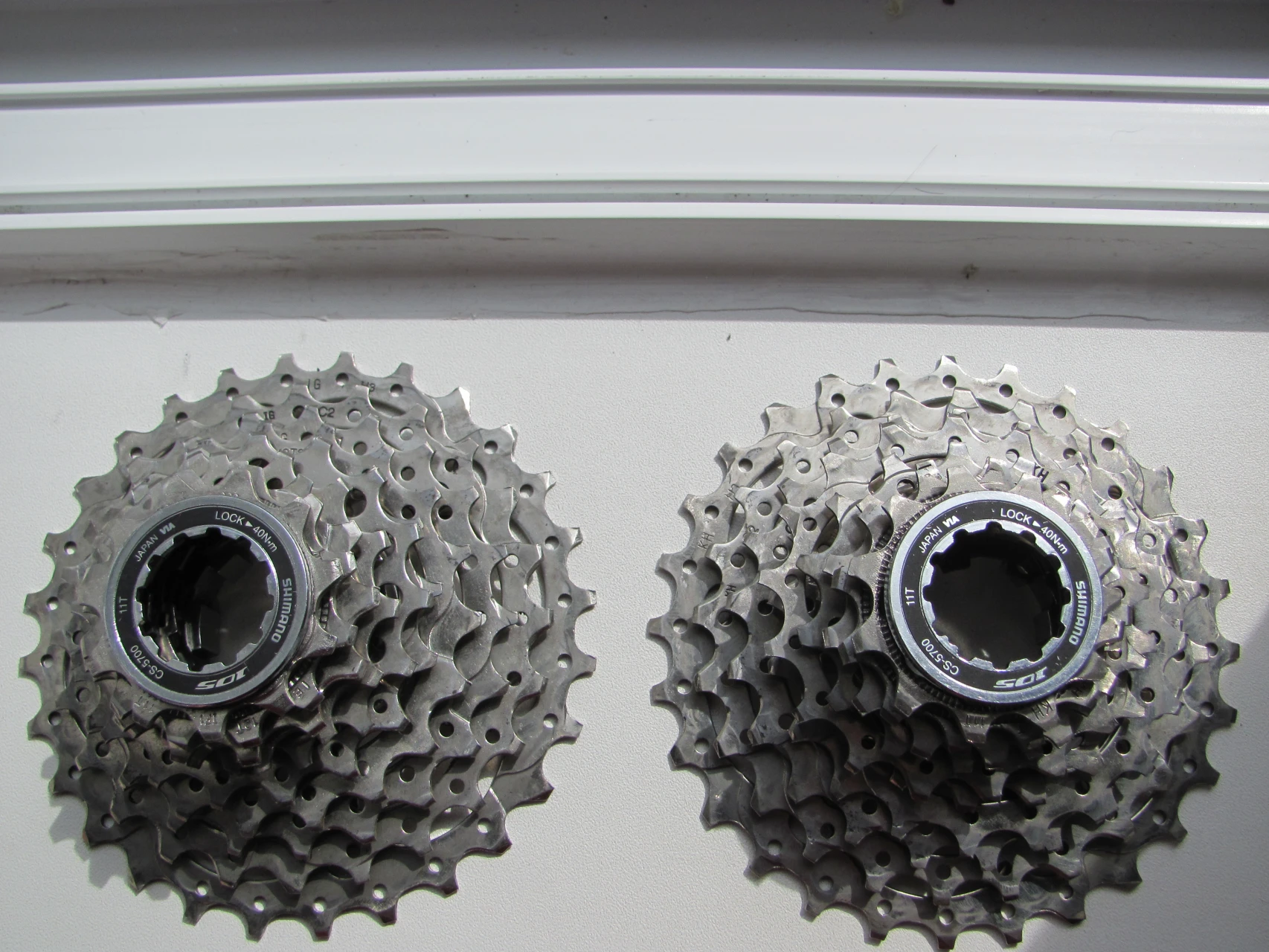 1. Pinioane Shimano 105 CS- 5700 ( 11-28 )