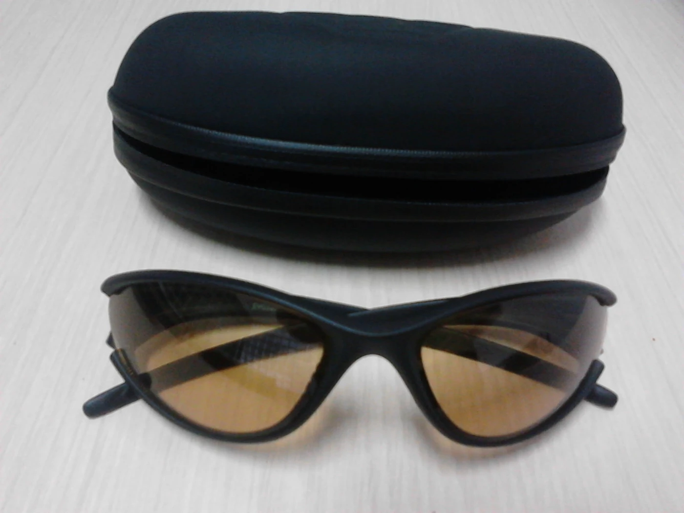 1. Ochelari Nike