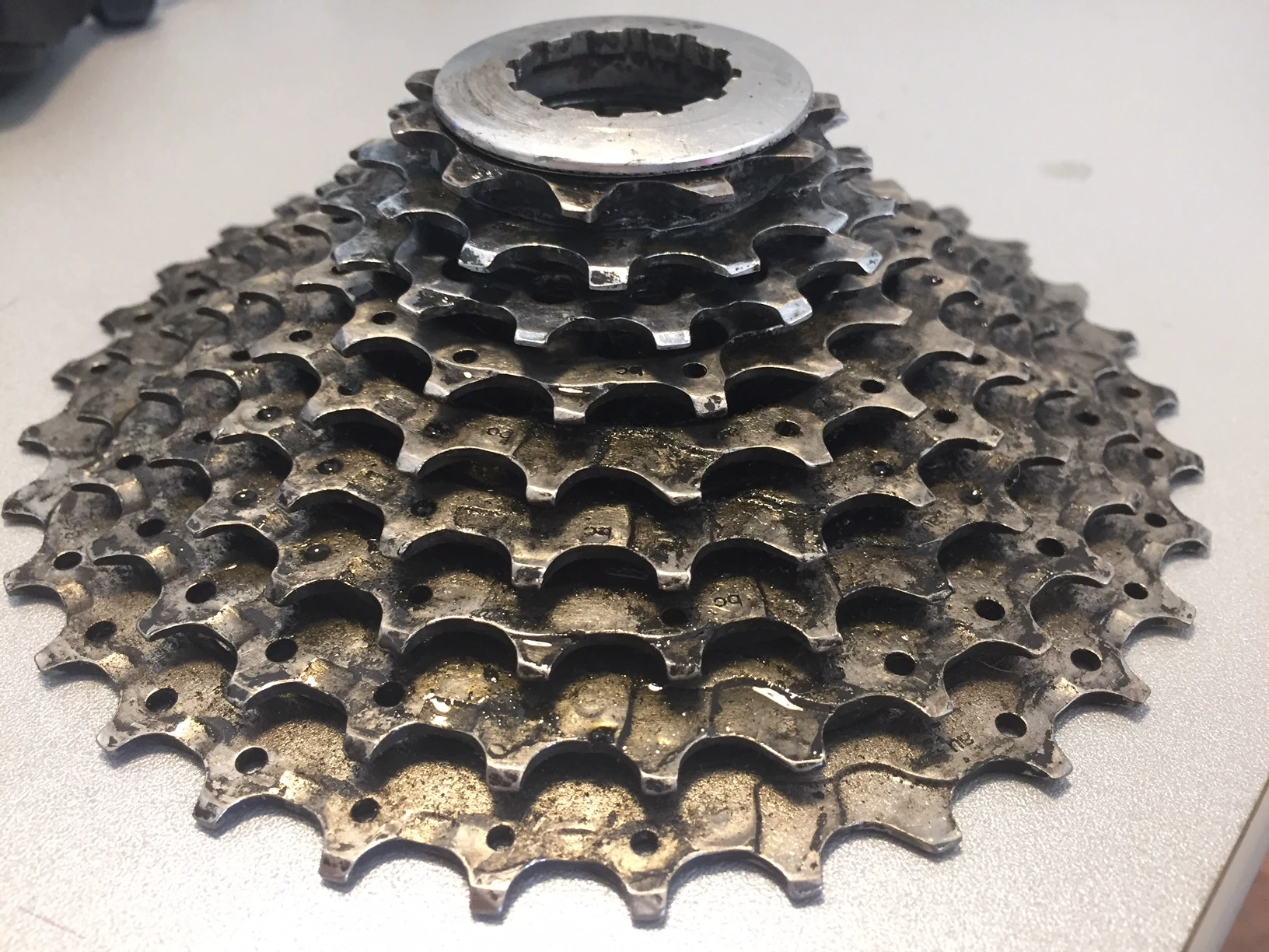 1. Shimano 9 viteze 11T - 34T