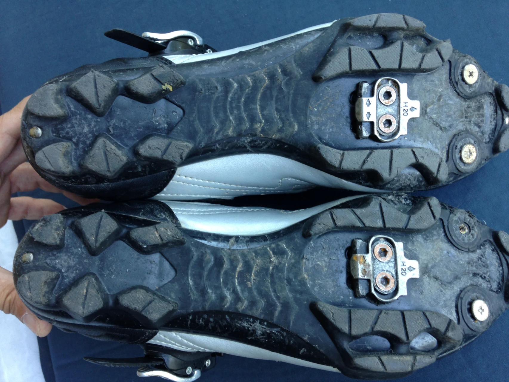 1. Papuci MTB marime 40