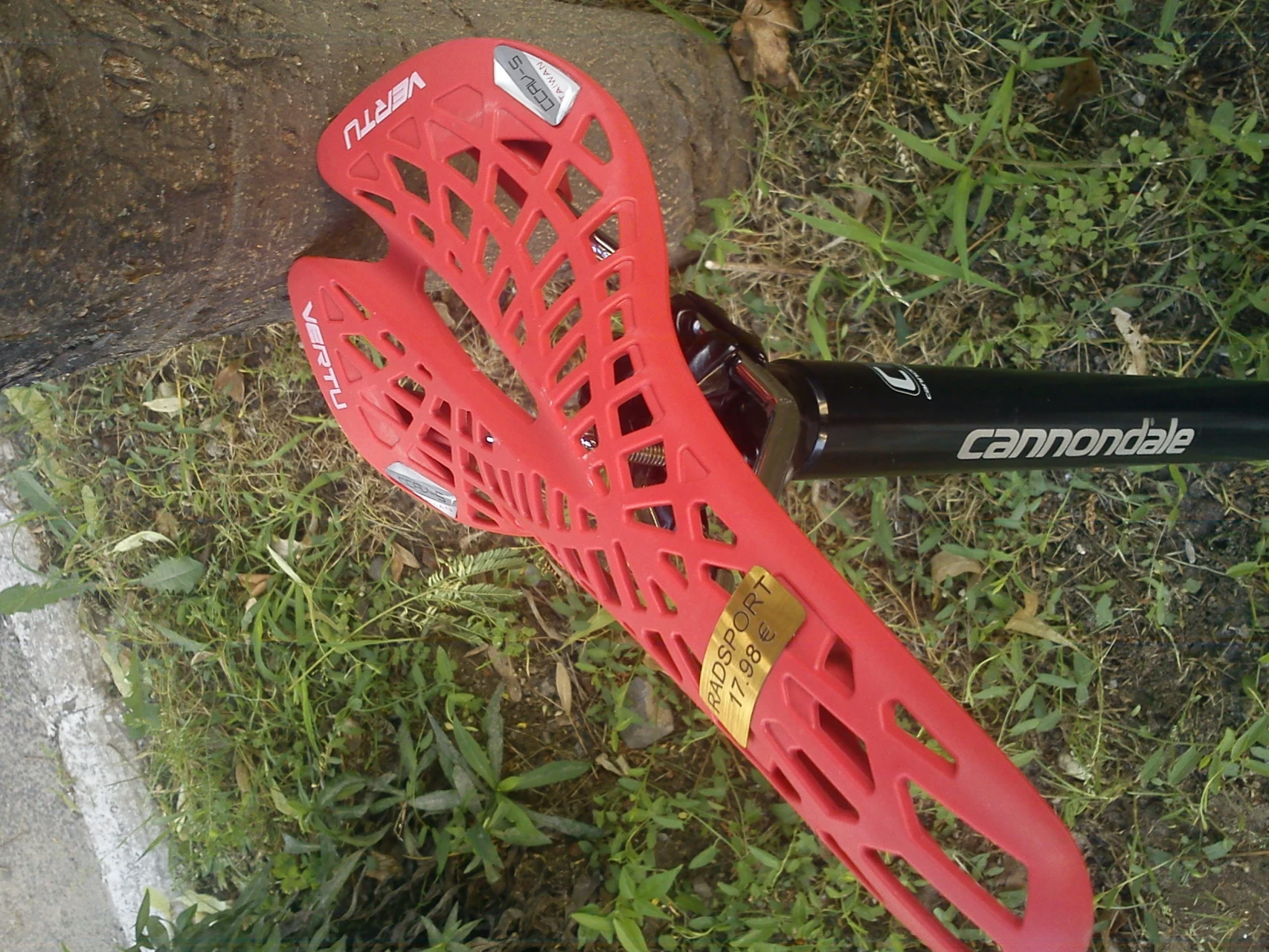 1. Sit (sa) replica TIOGA SPIDER