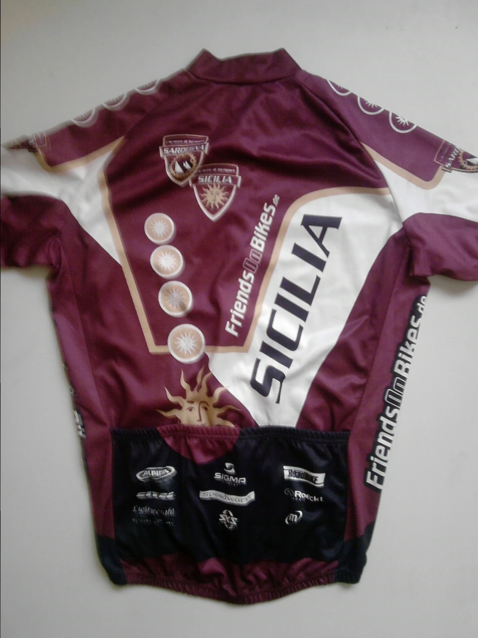 1. Tricou fermoar integral/redus