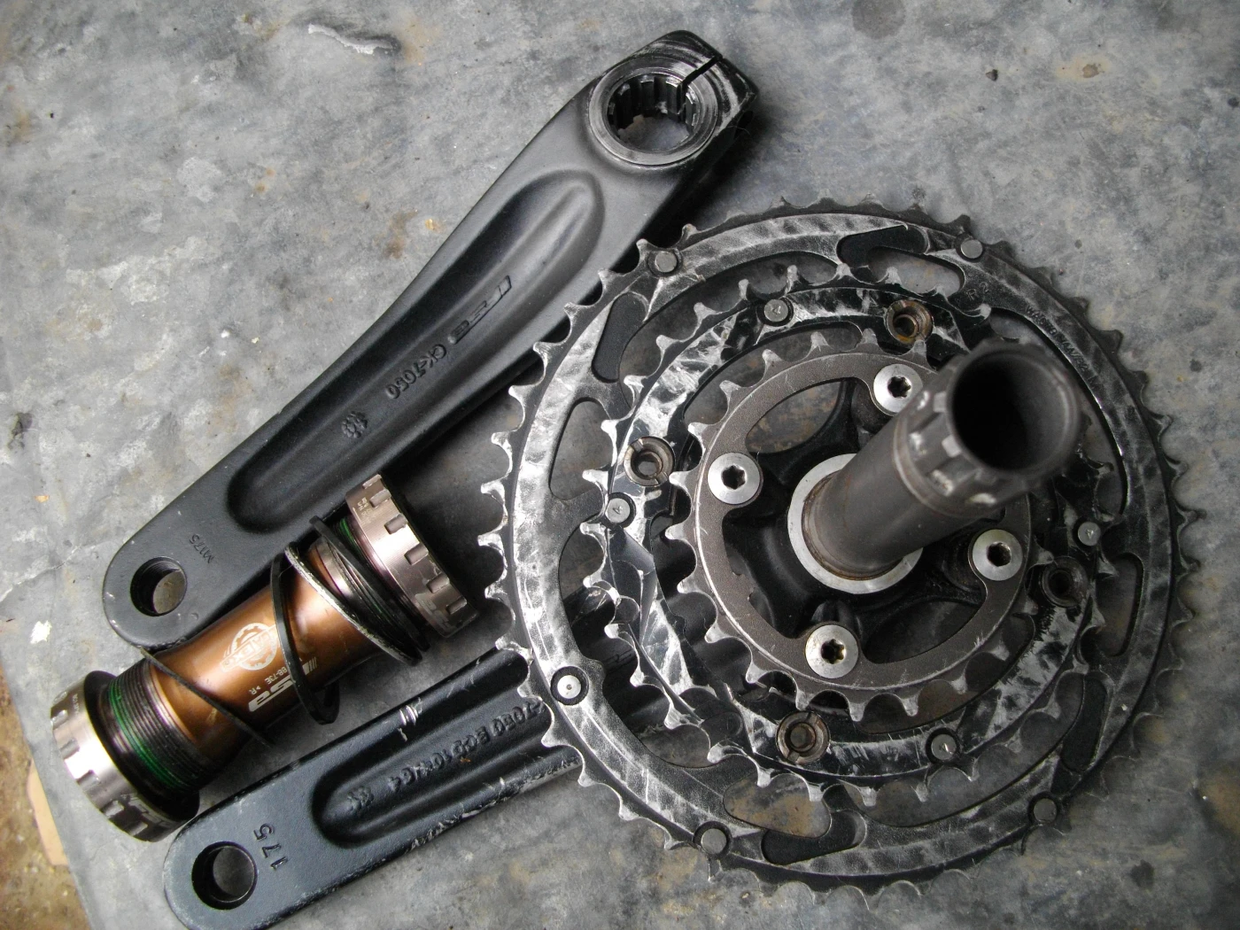 1. FSA v-drive, cu rulmeti exteriori