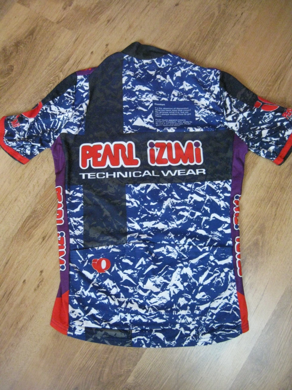 1. Tricou PEARI IZUMI