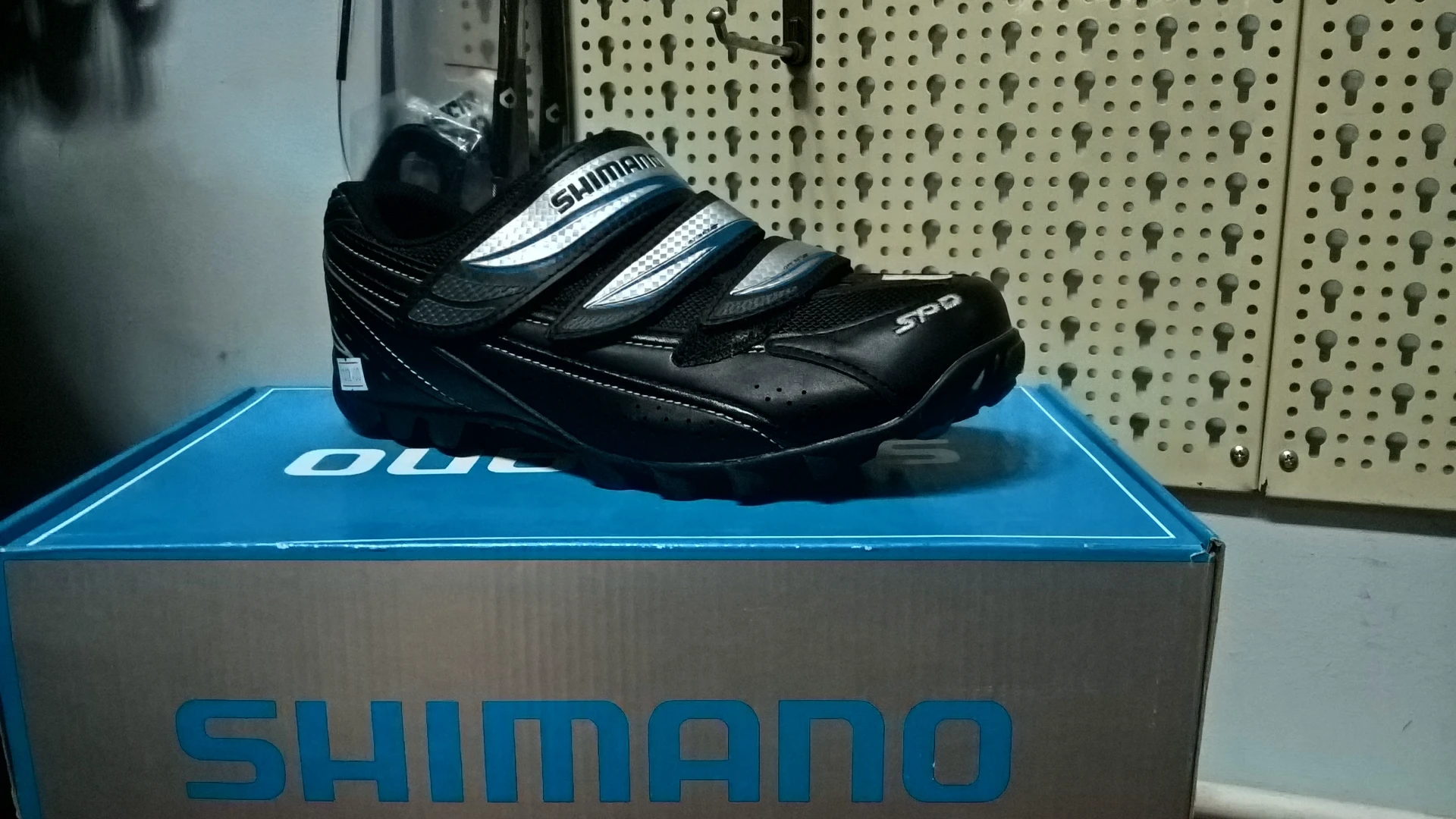1. Pantofi ciclism Shimano SH-WM51