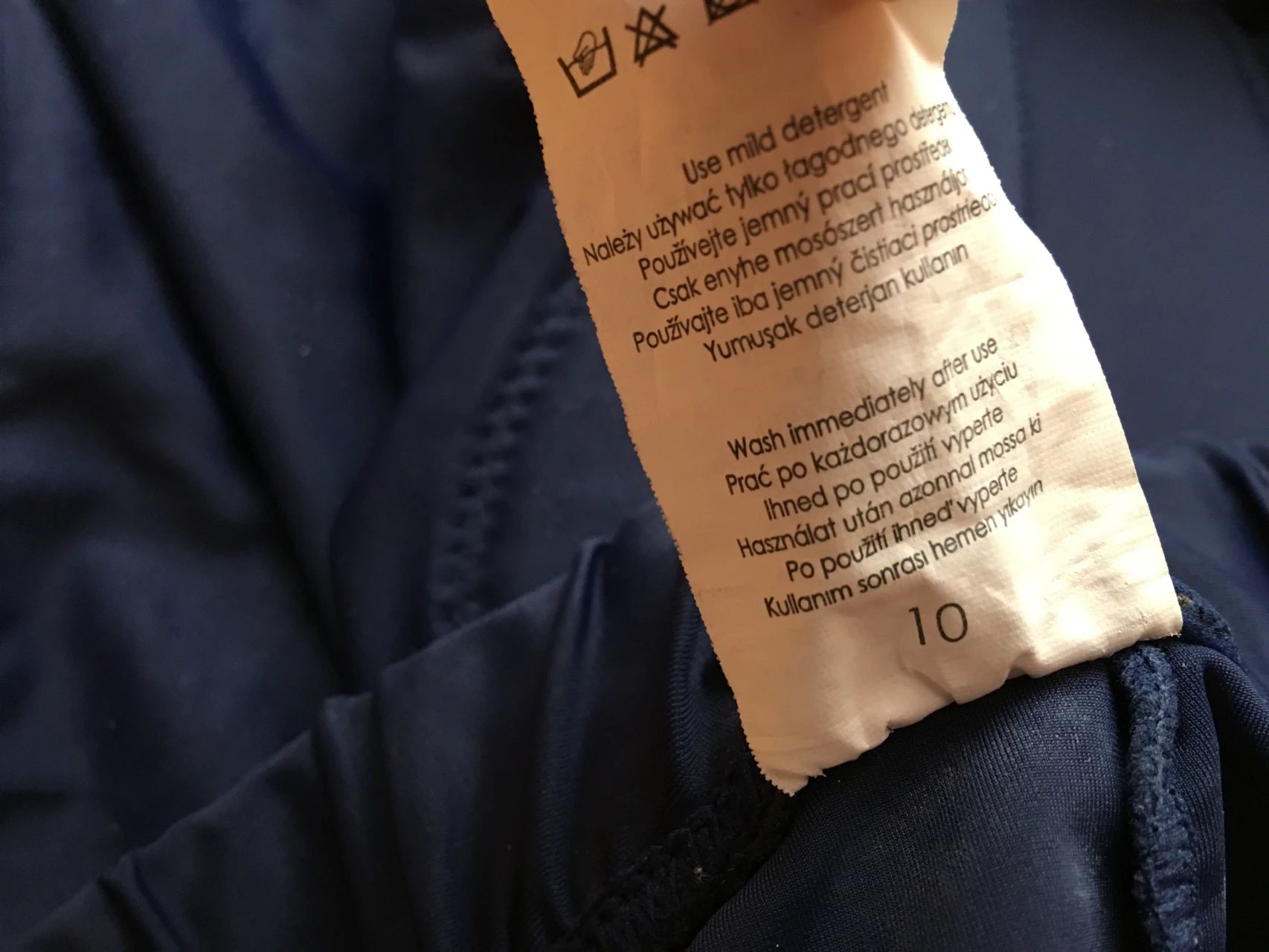 1. Pantaloni scurti fara bretele Marimea S