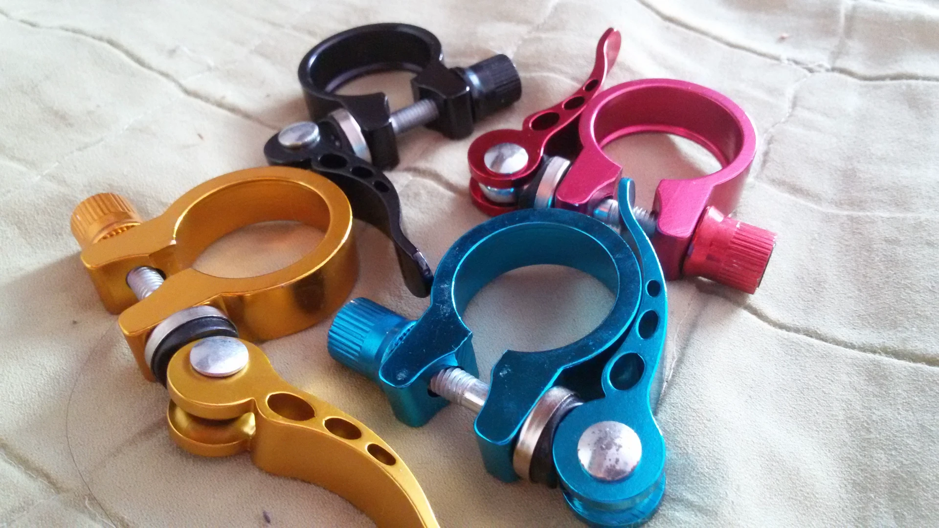 1. Colier cheita tija sa 31.8mm Quick Release QR