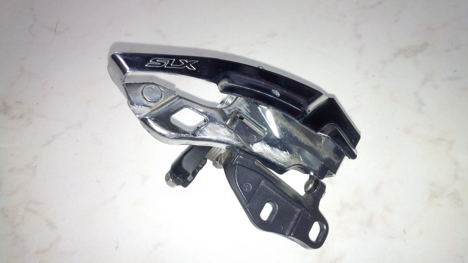 1. Schimbator foi Shimano SLX FD-M670-E